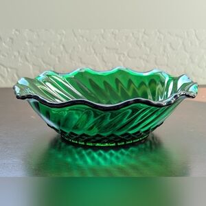 Vintage Anchor Hocking Forest Green Diamond Swirl Glass Bowl Fluted Edge 6.5 In